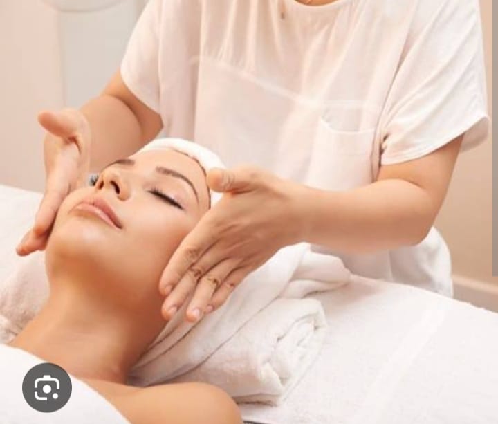 Skin glow treatment services with best dermatologist i.e. Dr. Meghana Rane in andheri mumbai